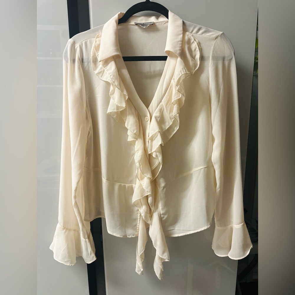 Sans Souci Cream Ruffle Blouse❤️🌹